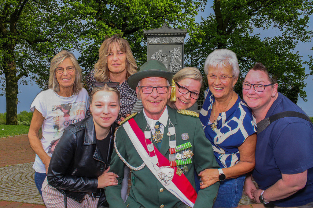 top-top.de-250601-287 | Foto, Video, Fotografie, Videografie, Fotobox, DJ, Discjockey, Musik, Musikbox, Veranstaltung, Photobooth, Amazon, Ebay, Buchtipp, Bestseller, Autor, Verlag, Buch, Wesel, Hamminkeln, NRW, Dinslaken, Rees, Drohne, Hochzeit, Party, Fotobox, Wesel, Fotograf