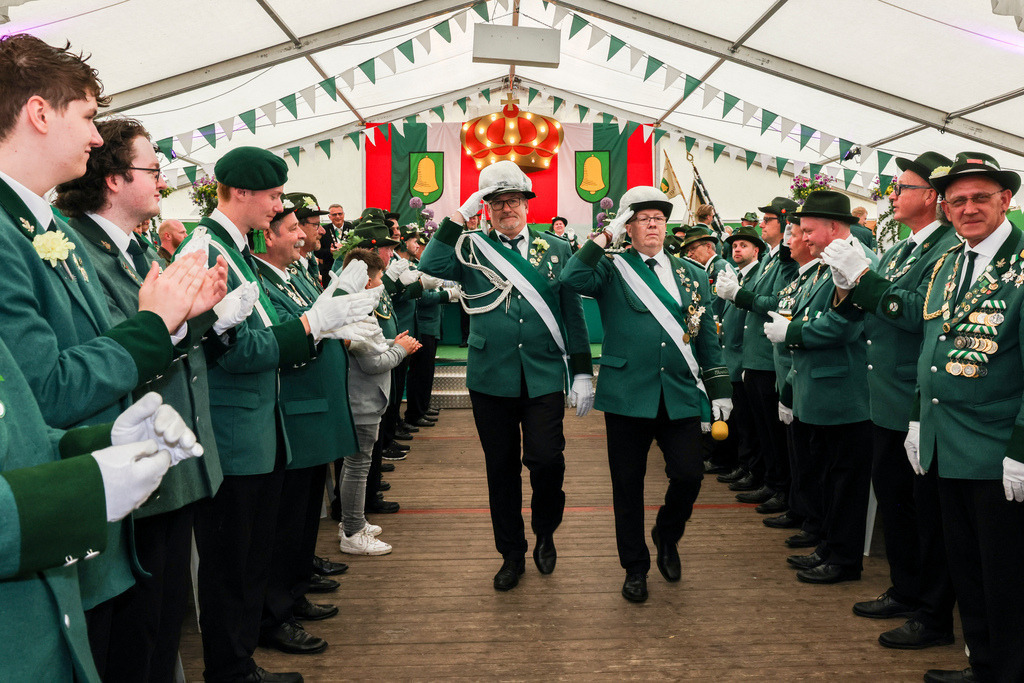 top-top.de 240527-059 | Foto, Video, Fotografie, Videografie, Fotobox, DJ, Discjockey, Musik, Musikbox, Veranstaltung, Photobooth, Amazon, Ebay, Buchtipp, Bestseller, Autor, Verlag, Buch, Wesel, Hamminkeln, NRW, Dinslaken, Rees, Drohne, Hochzeit, Party, Fotobox, Wesel, Fotograf