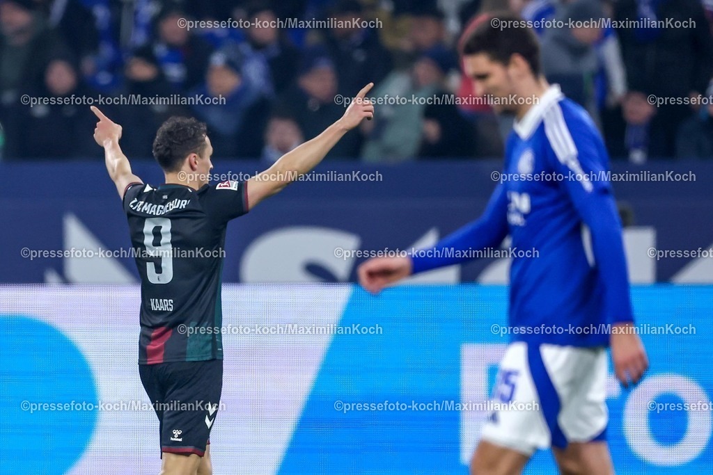 S0401022501077 | 01.02.2025, Fußball, FC Schalke 04 - 1. FC Magdeburg, 2.. Fußball Bundesliga, 20. Spieltag, Veltins-Arena Gelsenkirchen, Saison 2024 2025: Torjubel nach dem 5:1 durch Martijn Kaars (1.FC Magdeburg #9)DFB regulations prohibit any use of photographs as image sequences and or quasi-video.