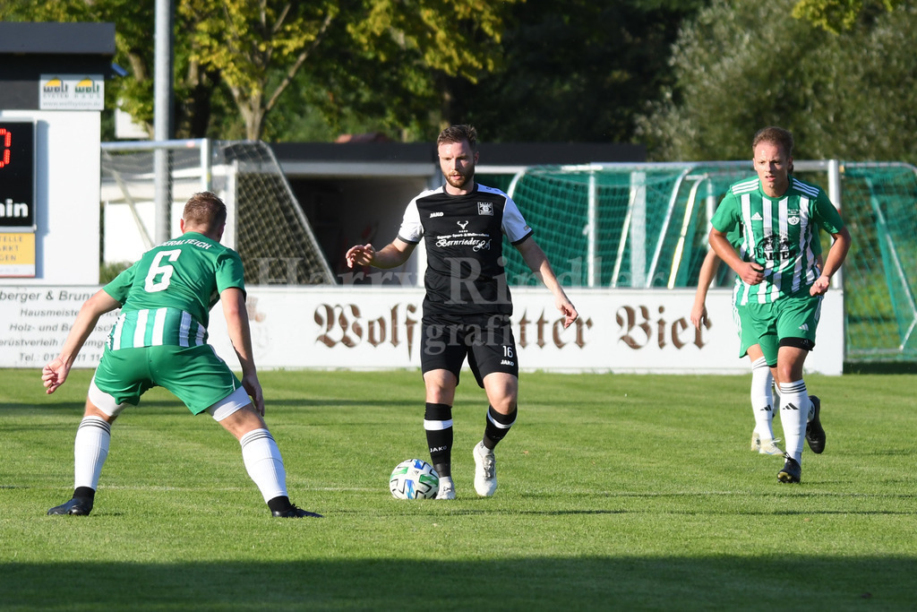 SpVgg Niederalteich : SpVgg GW Deggendorf | Florian Garhammer (SpVgg GW Deggendorf #16) - Realisiert mit Pictrs.com