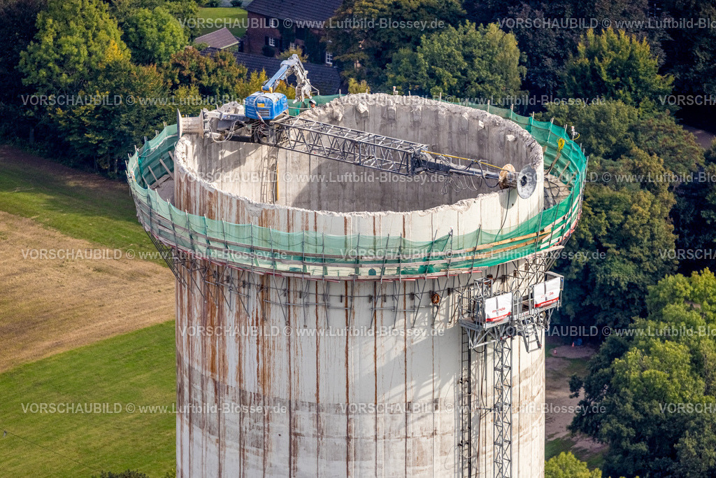 Voerde250904370 | Luftbild, Baustelle mit Rückbauarbeiten an einem Turm des Kraftwerk Voerde, Möllen, Voerde, Ruhrgebiet, Nordrhein-Westfalen, Deutschland