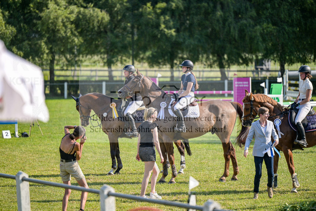 Reitturnier Voxtrup | Entdecke hochwertige Reitturnierfotos von Foto Oger. Professionell, emotional und authentisch – jetzt Lieblingsmomente im Shop bestellen.Deutschlandweite Turnierfotografie. - Realisiert mit Pictrs.com