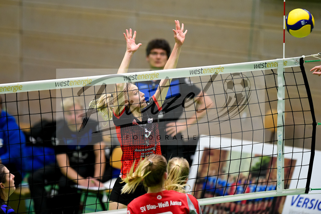 VCOBWA20211106_088 | Volleyball, Frauen:   bei dem Spiel der 3. Liga West zwischen VC Osnabrueck und SV BW Aasee in der Schlosswallhalle am 06.11.2021 in Osnabrueck, Deutschland. - Realisiert mit Pictrs.com