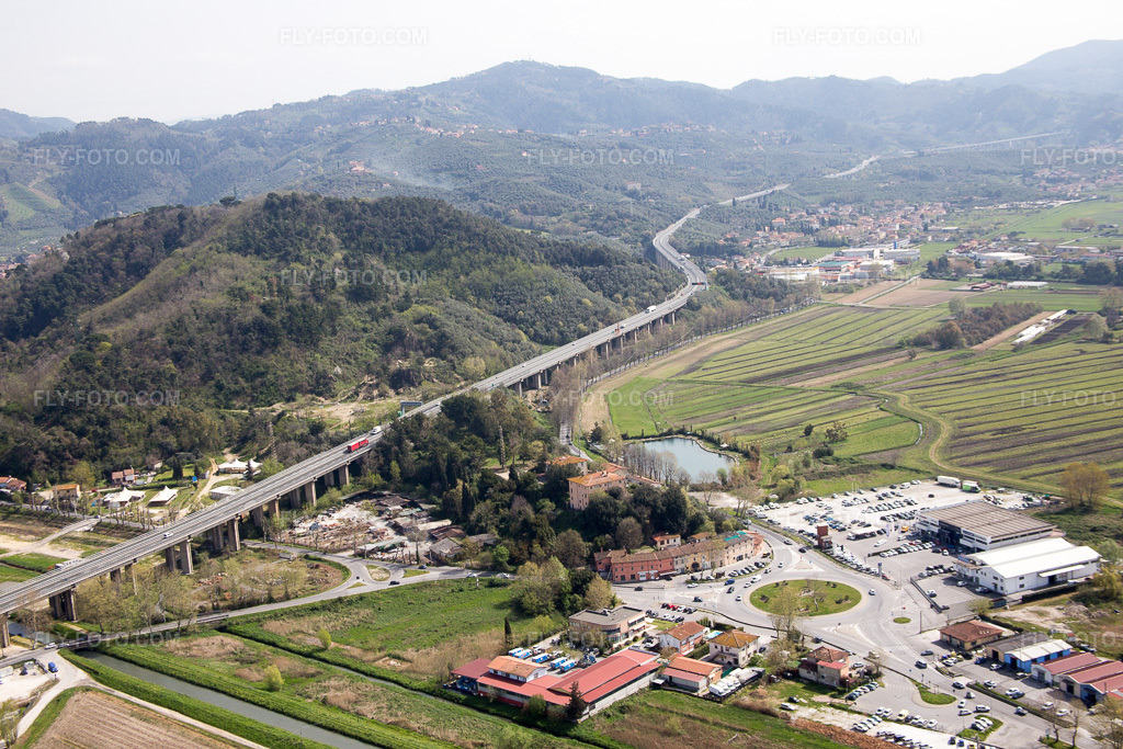 Aerial view: View of the town in Massarosa in the state Lucca, Italy.Photo: IMG_087218.jpg taken on 04/04/2016 by Werner Riehm/FLY-FOTO.comResolution of the original: 5472 x 3648 px