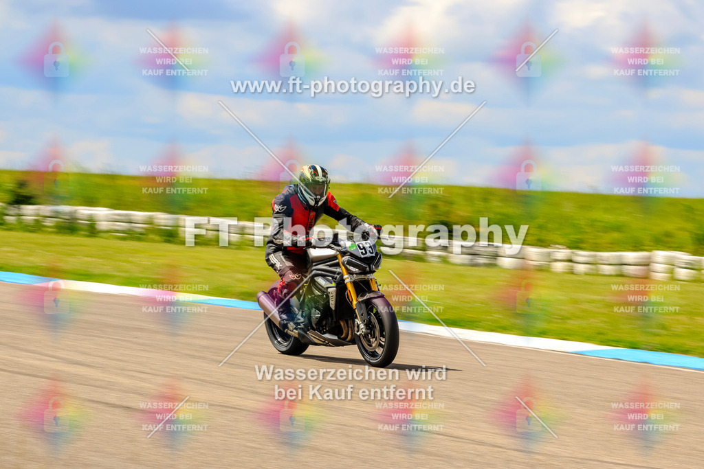 MotoTeam-0585 | Hier findet Ihr Bilder von Touristenfahrten auf der Nürburgring Nordschleife oder von anderen Veranstaltungen die ich besucht habe. Viel Spass beim Durch Schauen 