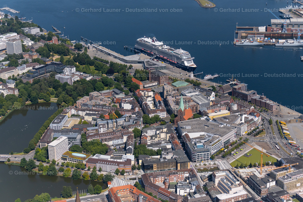 4037983 | KIEL 07.08.2020 Altstadtbereich und Innenstadtzentrum an der Schloßstraße - Alter Markt in Kiel im Bundesland Schleswig-Holstein, Deutschland. // Old Town area and city center on Schlossstrasse - Alter Markt in Kiel in the state Schleswig-Holstein, Germany. Foto: Gerhard Launer