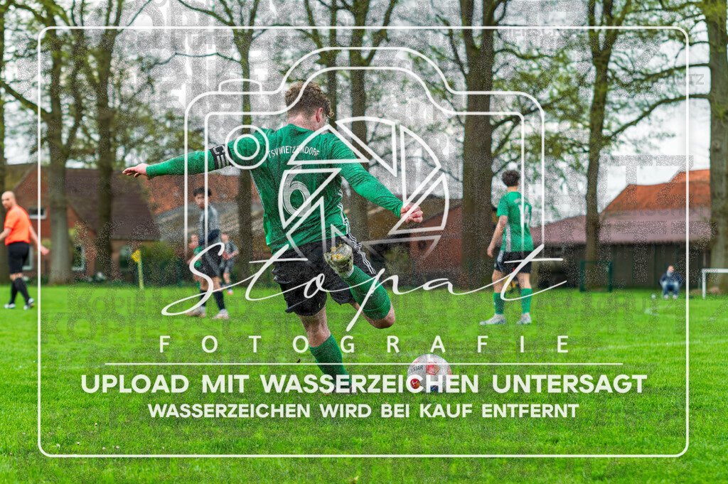 DZC_1405-Verbessert-RR | Esben Krumwiede (TSV Wietzendorf #06) beim Herren Kreisliga HK Spiel zwischen FG Fulde-Stellichte und TSV Wietzendorf im Fulder Zentralstadion, Fulde (Simon Paul Stopat) - Realisiert mit Pictrs.com