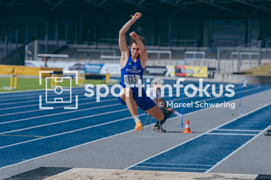 DM U23 U18 Bochum 2026 | Finn Döbrich (TG Kitzingen), Startnummer 383, Dreisprung, Deutsche Meisterschaften der U18 &amp; U23 2026, Lohrheidestadion Bochum-Wattenscheid, 04.07.2026 Foto: Marcel Schwering / sportimfokus - Realisiert mit Pictrs.com