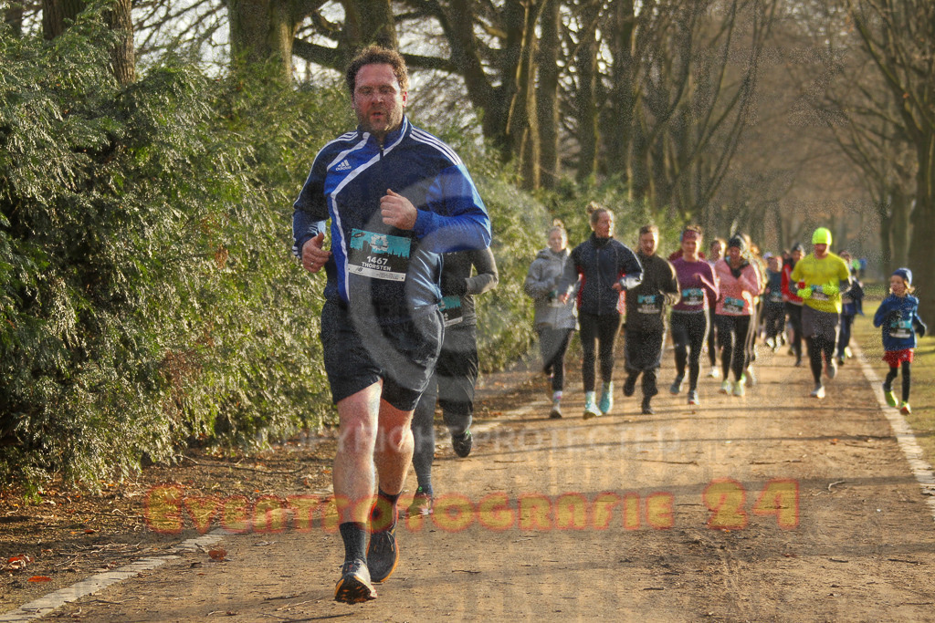 241231_1019_EV4_3818 | Sportfotografie im Rhein-Sieg Kreis, Köln, Bonn, NRW, Rheinland Pfalz, Hessen, etc. Unser Tätigkeitsfeld umfasst den Laufsport vom Volkslauf über den Marathon, Duathlon, Triathon bis zum Ultralauf wie Kölnpfad Ultra oder Schindertrail.