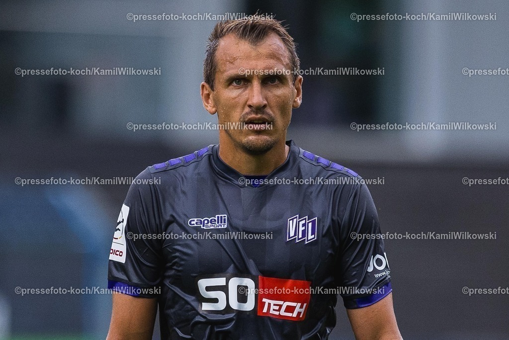xkwi12072501031 | 12.07.2025, xkwix, Fußball, Testspiel, FC Gütersloh - VfL Osnabrück, Ohlendorf Stadion im Heidewald: Robert Tesche ( VfL Osnbrück #8 ) 
