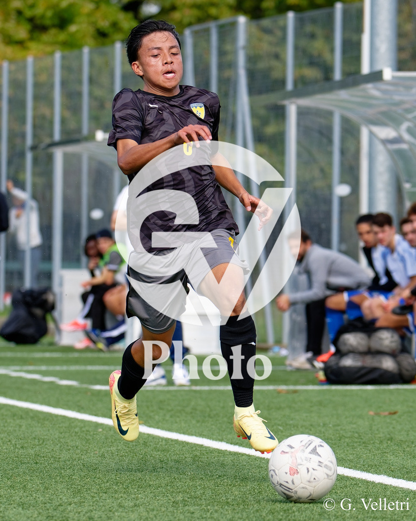 Youth League A - CS Italien - FC Plan-les-Ouates | Harry Ratsihoarana (8 FC Plan-les-Ouates) durant le match de Youth League A entre CS Italien et FC Plan-les-Ouates au Stade du Bois-de-la-Bâtie à Petit-Lancy, Suisse