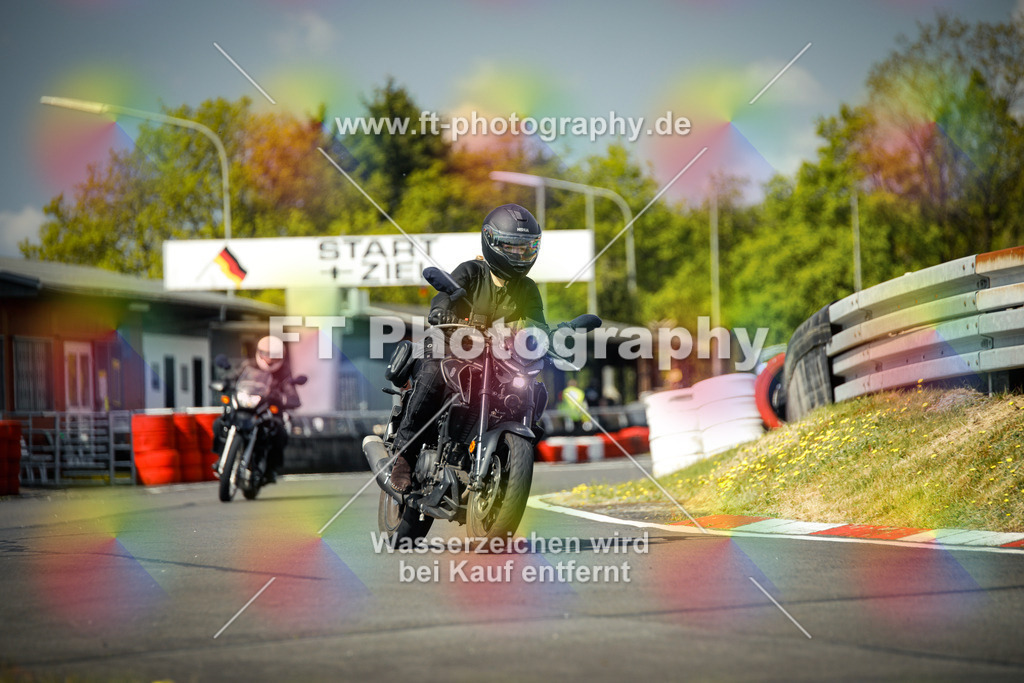 OBK_Mai_Martina_Markus-10787 | Hier findet Ihr Bilder von Touristenfahrten auf der Nürburgring Nordschleife oder von anderen Veranstaltungen die ich besucht habe. Viel Spass beim Durch Schauen 