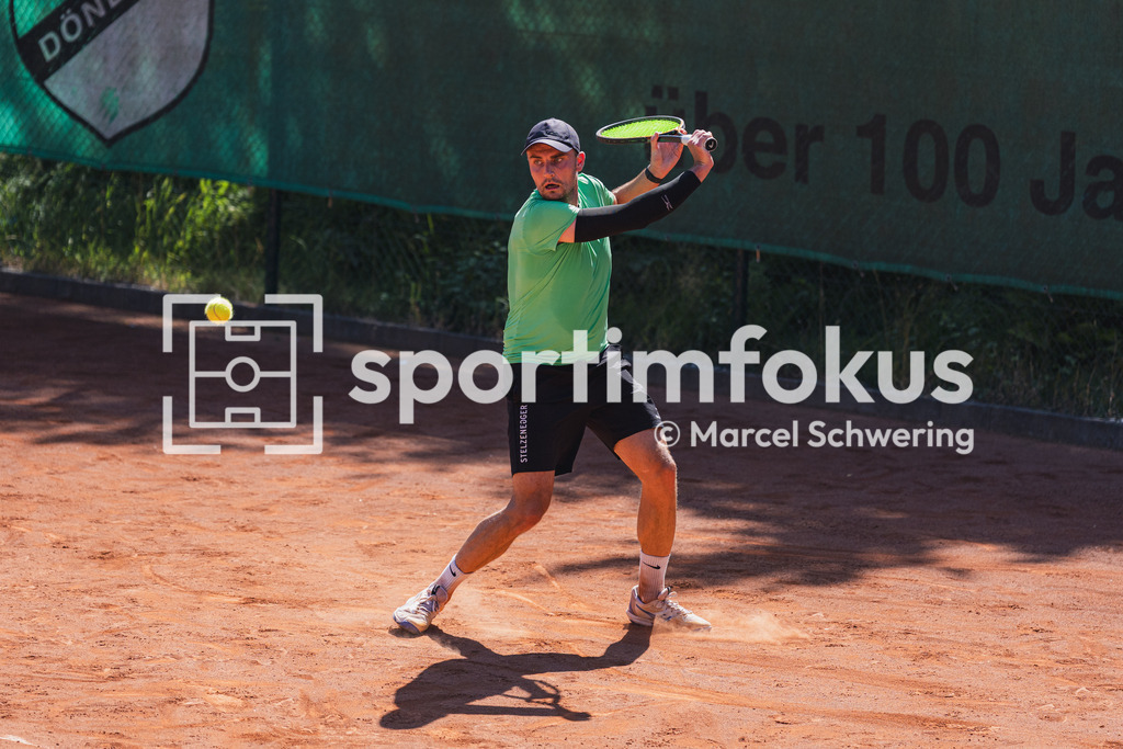 Wuppertaler Tennis-Stadtmeisterschaften | Jan Henri Augustat (Bayer Wuppertal) beim Ballwechsel. Herren-Finale der Wuppertaler Tennis-Stadtmeisterschaften, Wuppertal, 09.08.2026. - Realisiert mit Pictrs.com