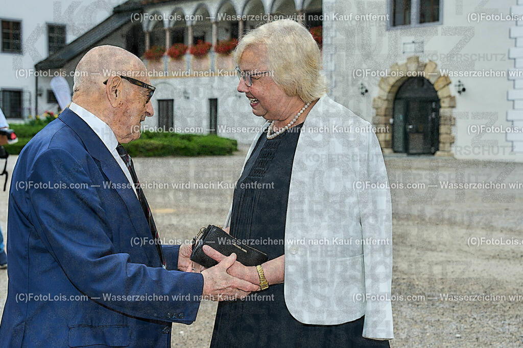 ALP0084_XXXIX_Chopin-Festival_Kanitzer-MankaSzulik | (C)FotoLois.com, Alois Spandl, XXXIX. internationales CHOPIN-Festival in der Kartause Gaming, Eröffnung des Festivals mit Einmarsch der Goldhaubengruppe Lackenhof mit der Musikkapelle Gaming sowie den Ehrengästen und Eröffnungsansprachen in der Barockbibliothek, Fr 4. August 2023.