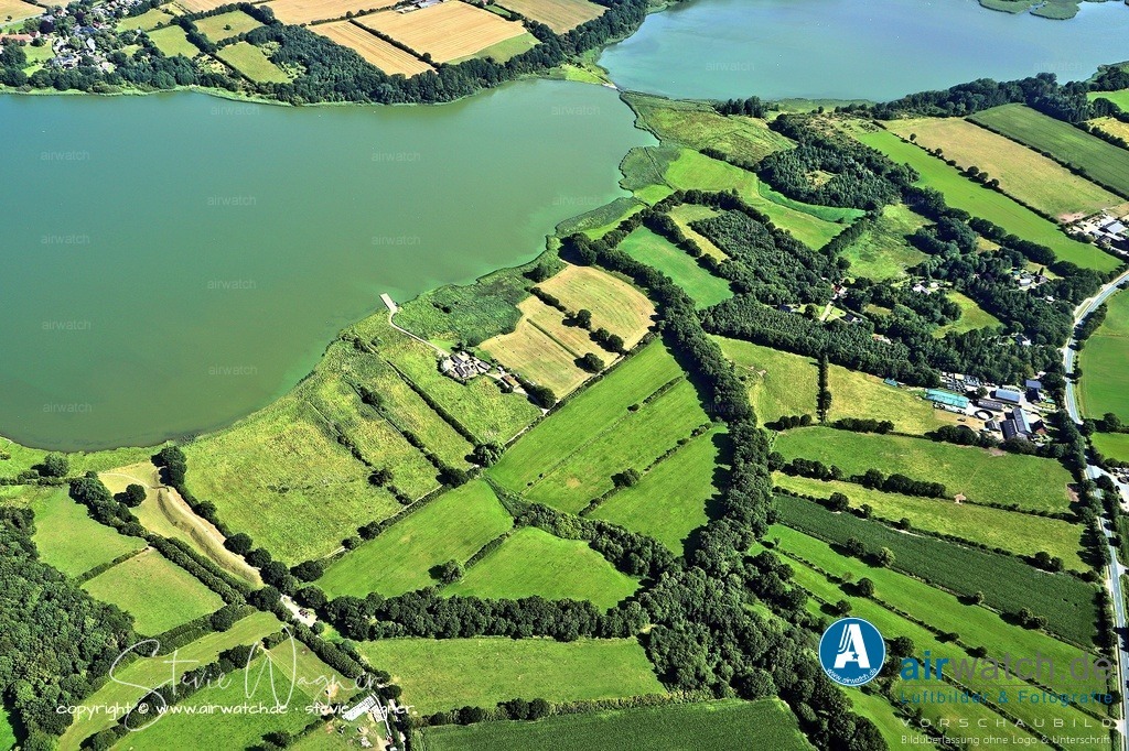 Haithabu - Landweg zur Nordsee - Luftbild | Landweg zur Nordsee: Die Güter wurden per Ochsenkarren über Land nach Hollingstedt an der Treene transportiert – dem „Nordseehafen“ von Haithabu.  Von dort gingen sie über Eider und Nordsee weiter nach Westeuropa.