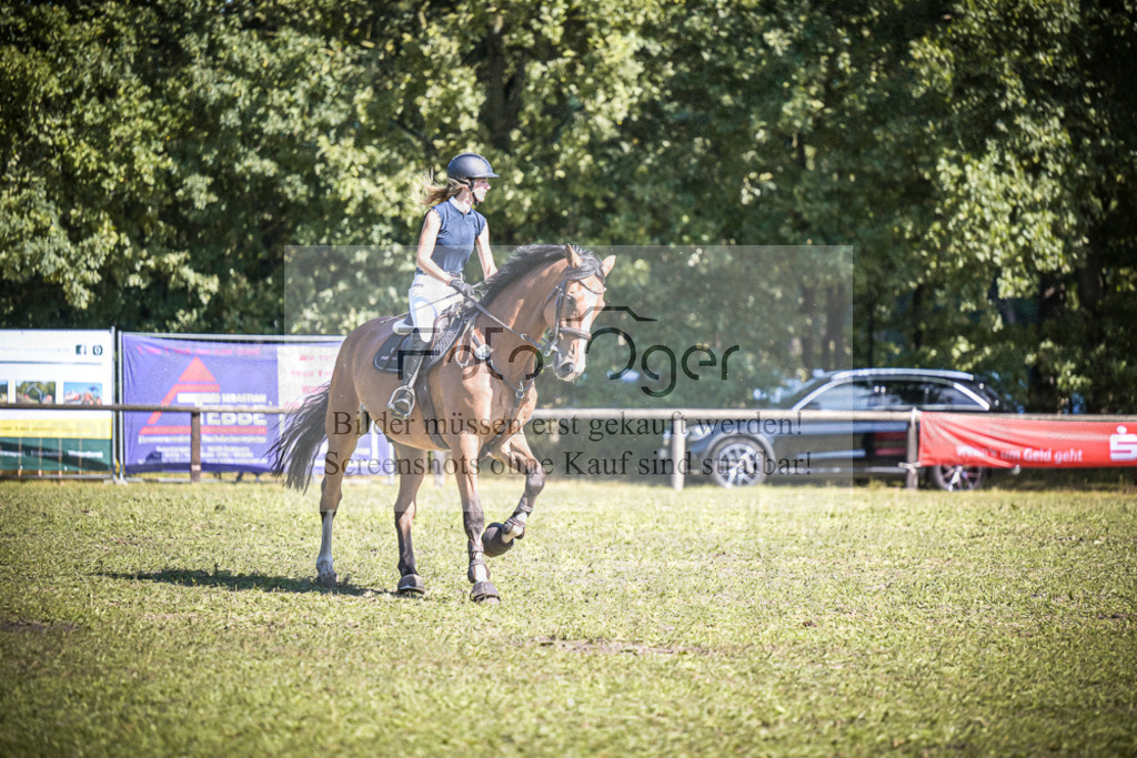 DOS_0715 | Entdecke hochwertige Reitturnierfotos von Foto Oger. Professionell, emotional und authentisch – jetzt Lieblingsmomente im Shop bestellen.Deutschlandweite Turnierfotografie. - Realisiert mit Pictrs.com