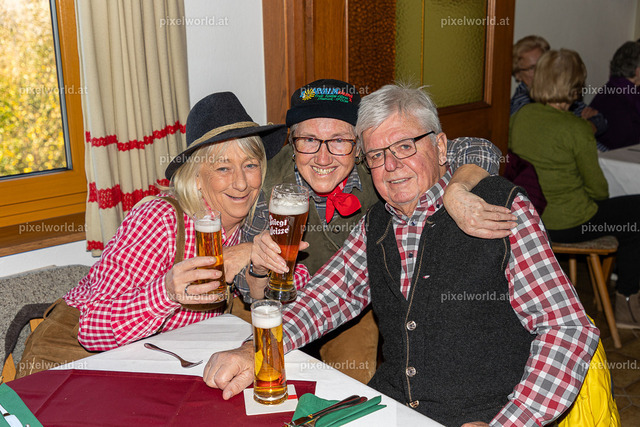Seniorenbund - Fleischnudel Essen beim Gfrerer-Lipp | Bildershop von pixelworld.at - Realisiert mit Pictrs.com
