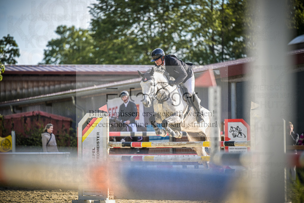 DOS_4269 | Entdecke hochwertige Reitturnierfotos von Foto Oger. Professionell, emotional und authentisch – jetzt Lieblingsmomente im Shop bestellen.Deutschlandweite Turnierfotografie. - Realisiert mit Pictrs.com