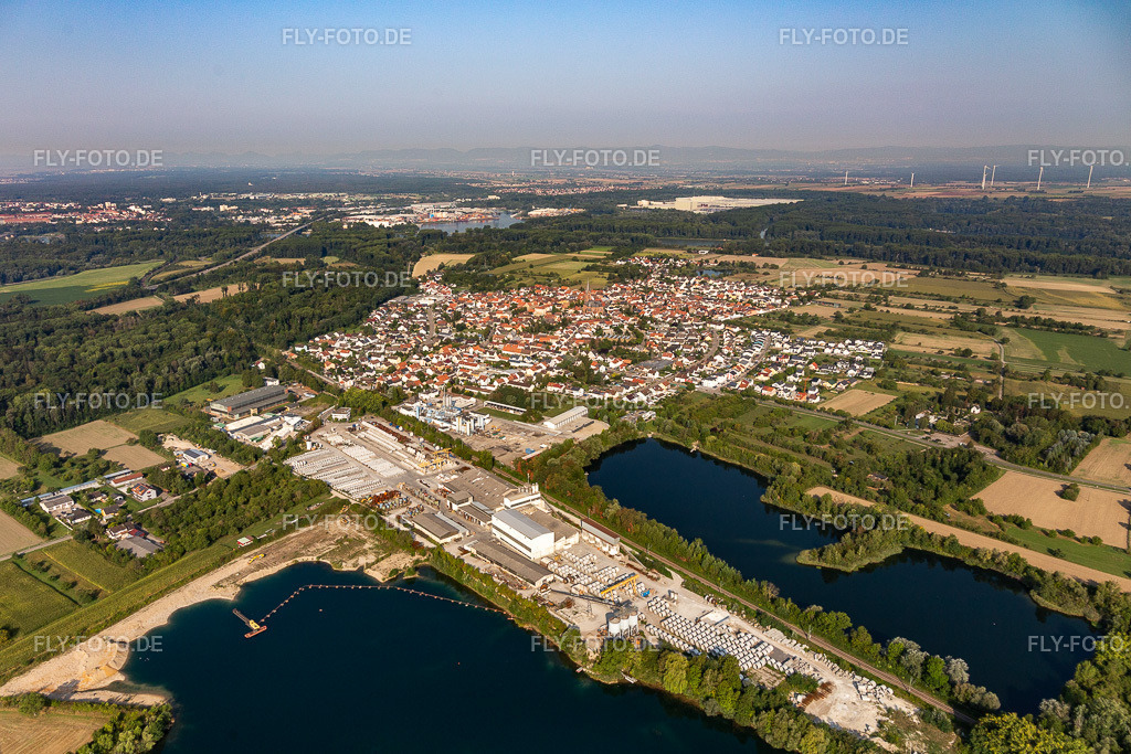 Betonwerk zwischen Schäfer- und Vettersee | Luftbild: Betonwerk zwischen Schäfer- und Vettersee im Ortsteil Rheinsheim in Philippsburg im Bundesland Baden-Württemberg in Deutschland. Foto: IMG_117255.jpg vom 25.08.2019 durch Werner Riehm/FLY-FOTO.de - Realisiert mit Pictrs.com