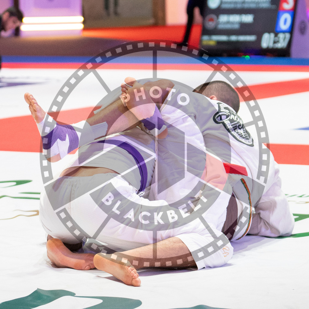 20231109PBB5192 | Fighters compete during the AJP World Professional Championship in the Mubadala Arena in Abu Dhabi, Arab United Emirates, on November 9, 2023.