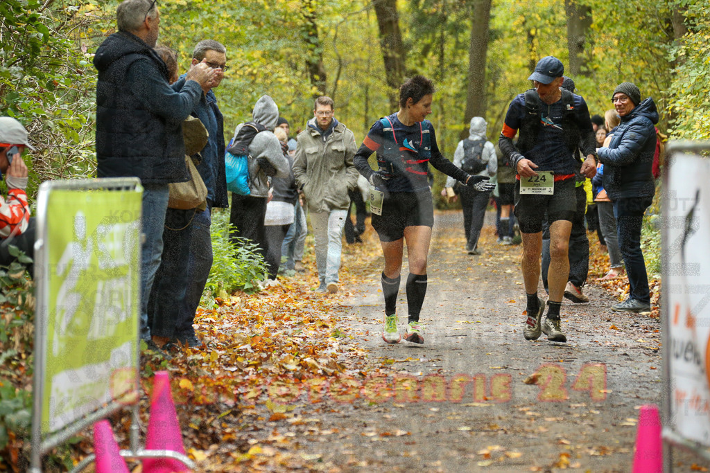 251026_1316_EX1_3062 | Sportfotografie im Rhein-Sieg Kreis, Köln, Bonn, NRW, Rheinland Pfalz, Hessen, etc. Unser Tätigkeitsfeld umfasst den Laufsport vom Volkslauf über den Marathon, Duathlon, Triathon bis zum Ultralauf wie Kölnpfad Ultra oder Schindertrail.