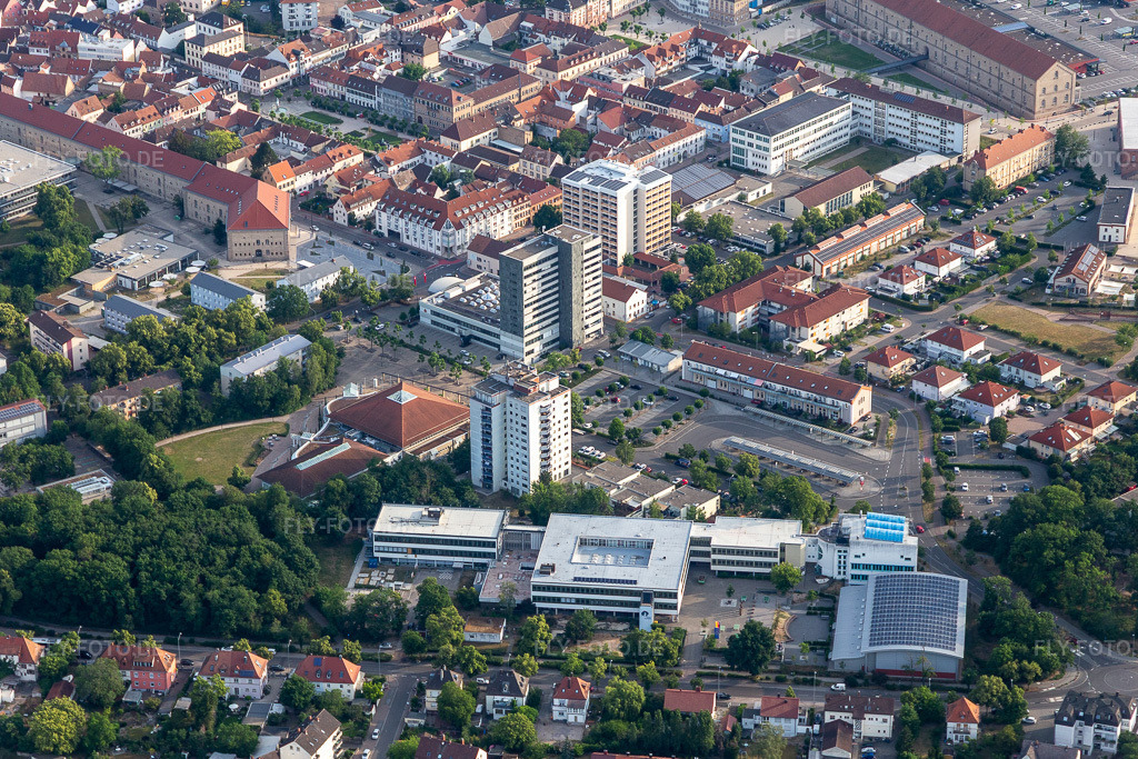 Luftbild: Goethe-Gymnasium in Germersheim im Bundesland Rheinland-Pfalz in Deutschland. Foto: IMG_120796.jpg vom 03.06.2020 durch Werner Riehm/FLY-FOTO.de