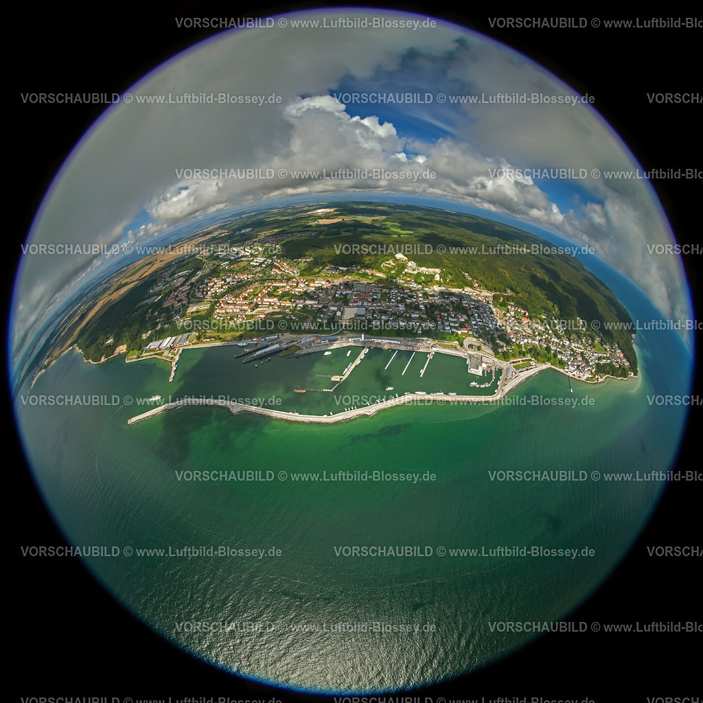 Ruegen12083219Sassnitz1 | Luftbild, Sassnitz mit Hafeneinfahrt und Mole, Fischaugenlinse, fisheyeobjektiv, rundes Bild,  Sassnitz, Insel Rügen, Mecklenburg-Vorpommern, Deutschland, Europa