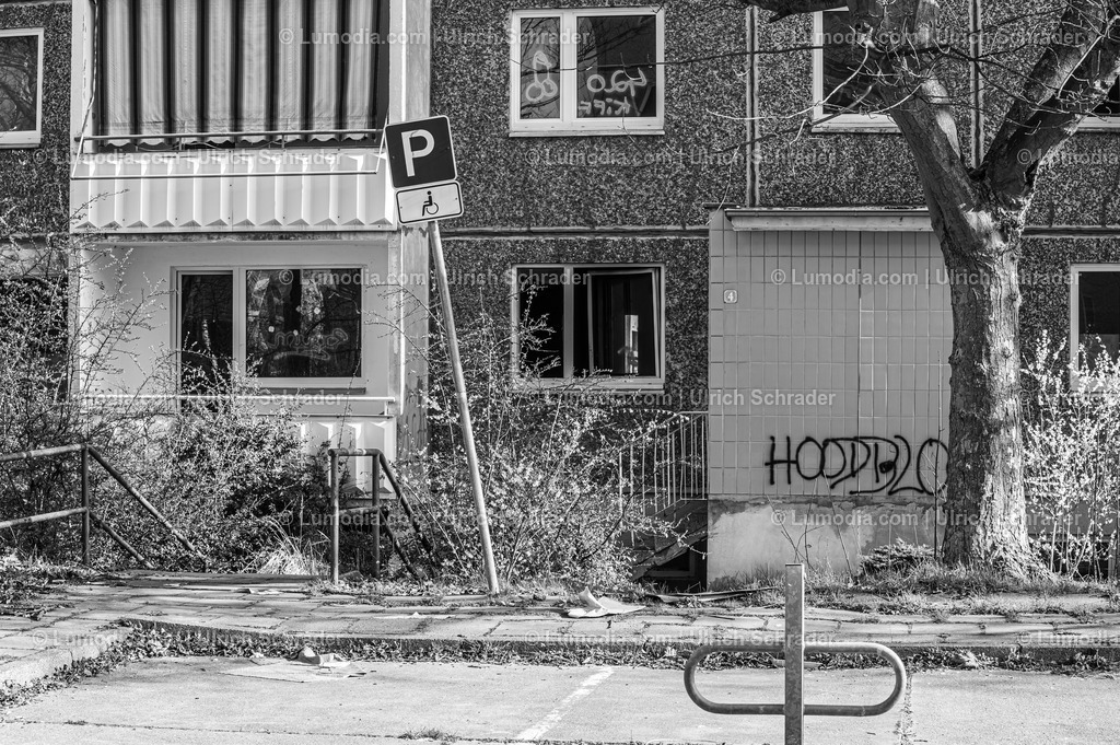 10049-13148 - Halberstadt - Wilhelm-Pieck-Ring | Stockfoto und Bilderpool mit Bildmaterial aus Deutschland, dem Harz, Halberstadt, Quedlinburg, Wernigerode und weltweit. Qualitativ hochwertige und professionelle Fotos anschauen und kaufen. - Realisiert mit Pictrs.com