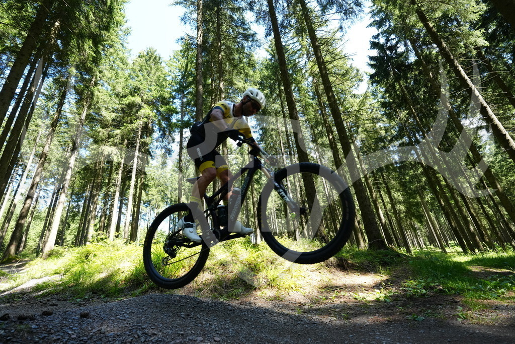 FC100869 | Fotogalerie der Treibjagd im Dunkelwald - Dein MTB Etappenrennen im Erzgebirge - Realisiert mit Pictrs.com