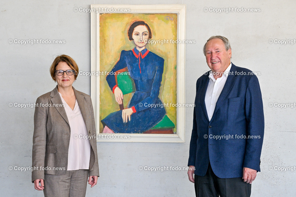 Lentos Kunstmuseum_ Hemma Schmutz_ 05.12.2023-9 | 05.12.2023, Linz, AUT, Lentos Kunstmuseum, im Bild Hemma Schmutz (Kuenstlerische Direktorin Lentos Kunstmuseum), Erwin Hauser (Sammler)