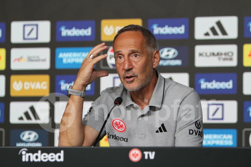 Eintracht Frankfurt Trainer Adi Hütter | Online-Shop | monipfaff.de - Realisiert mit Pictrs.com