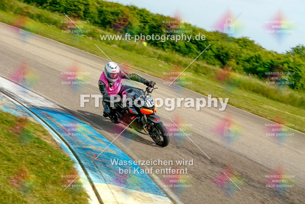 _MOT1138 | Hier findet Ihr Bilder von Touristenfahrten auf der Nürburgring Nordschleife oder von anderen Veranstaltungen die ich besucht habe. Viel Spass beim Durch Schauen 