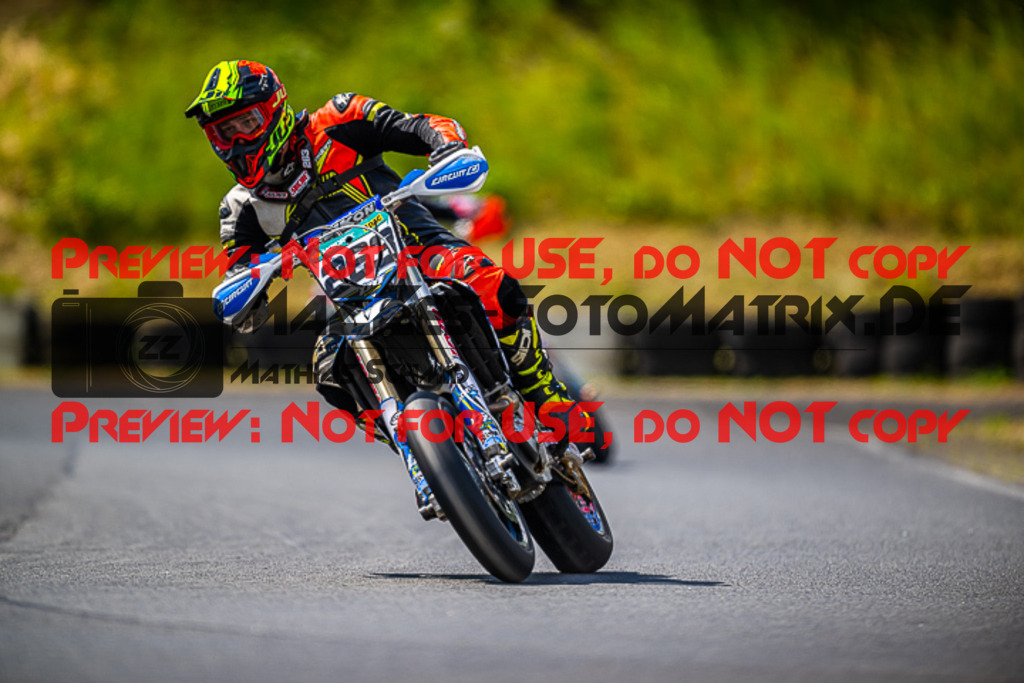 MaZZes_FotoMatrix_220528_9814 | Fotograf Mathias Schmid
Sportfotograf,
Eventfotograf,
Hochzeitsfotograf,
Portraitfotograf