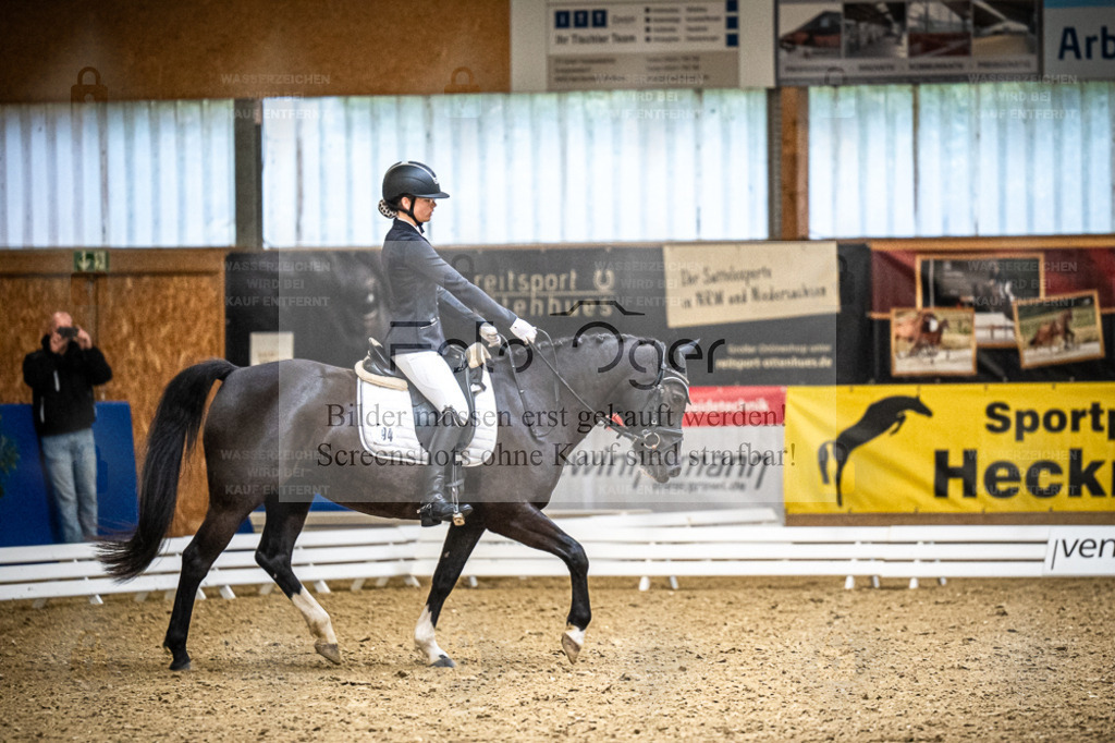 DOS_4083 | Entdecke hochwertige Reitturnierfotos von Foto Oger. Professionell, emotional und authentisch – jetzt Lieblingsmomente im Shop bestellen. - Realisiert mit Pictrs.com