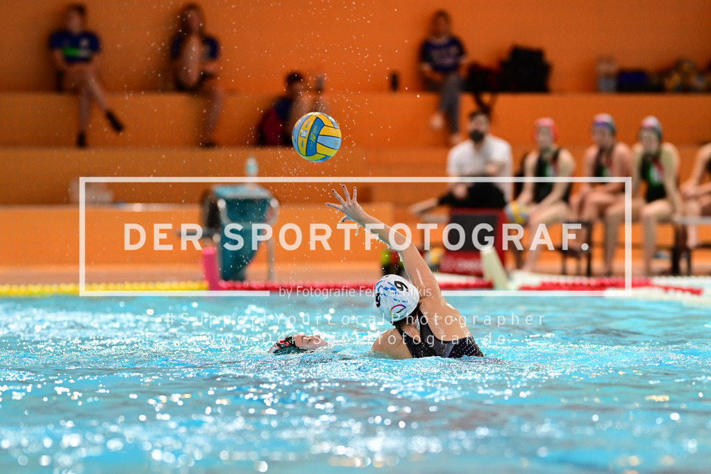 Wasserball I Juniorinnen I Saison 2025-2026 I Deutscher Wasserball Pokal U18 I Endrunde I Uerdinger SV 08 - SSV Esslingen I 86953 | Der Sportfotograf. - Realized with Pictrs.com