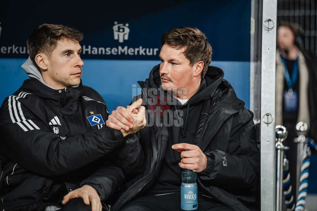 Fußball | Männer | Saison 2025/2026 | 1. Fußball-Bundesliga | 24. Spieltag | Hamburger SV vs. RB Leipzig | 01.03.2026 | v.l. Co-Trainer Loic Fave und Trainer Merlin Polzin (HSV)