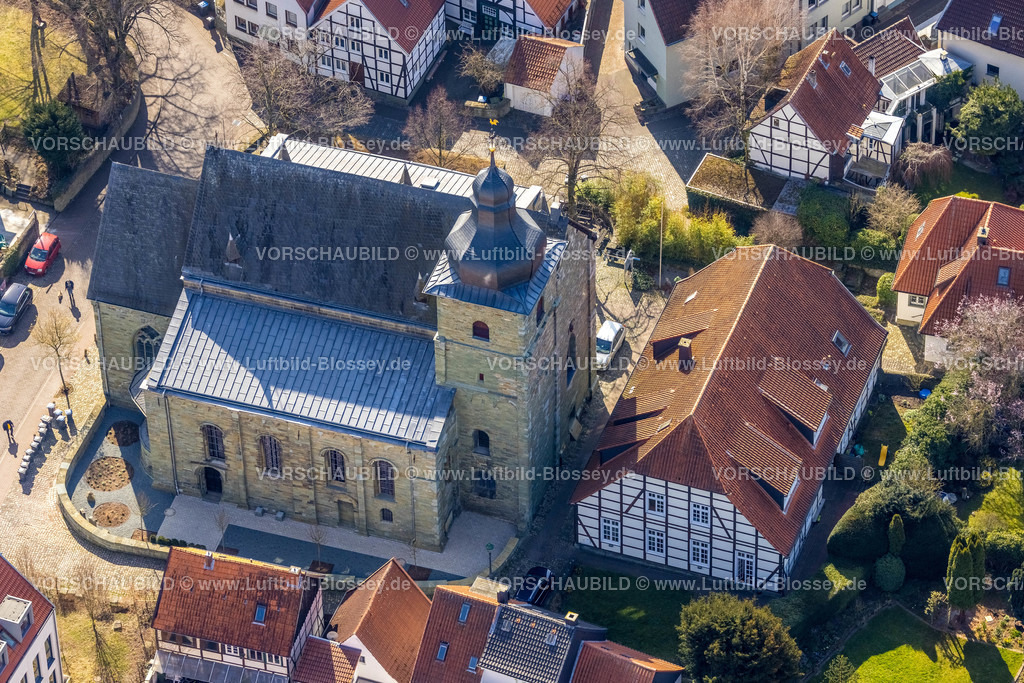 Soest220301412 | Luftbild, evang. Kirche St. Maria zur Höhe - Hohnekirche, Osthofen, Soest, Soester Börde, Nordrhein-Westfalen, Deutschland