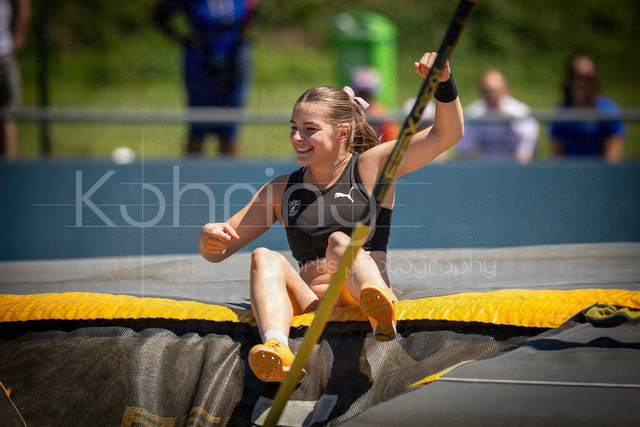 Juniorengala 2026; Mannheim, 13.06.2026 | MANNHEIM, GERMANY - JUNE 13, 2026 :  Mira Drissler (GER/MTG Mannheim) competing in the women’s U20 pole vault and reacts during the Juniorengala 2026 at Michael-Hoffmann-Stadion on June 13, 2026 in Mannheim, Germany.