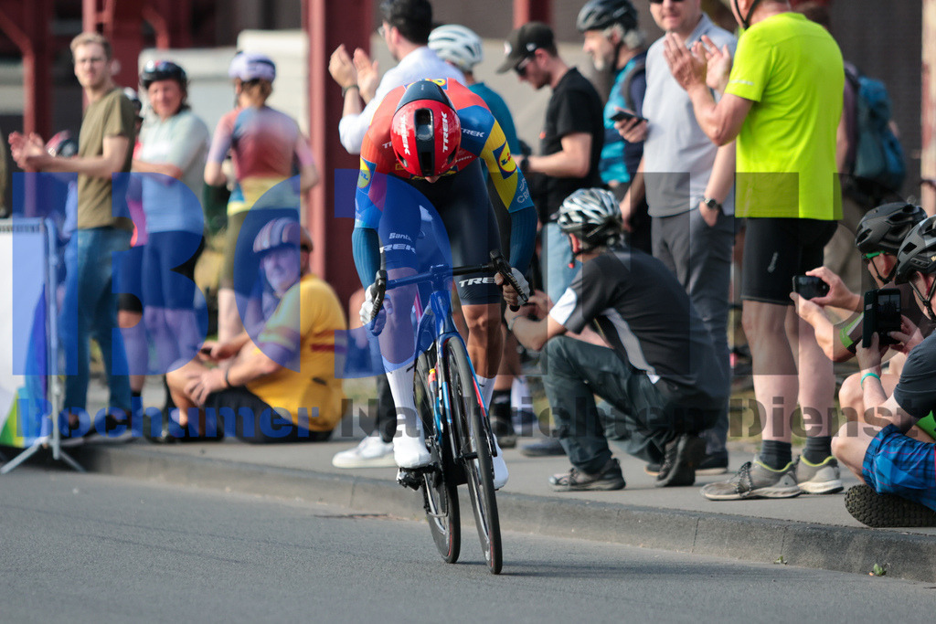 SES_DEUTOU20250820-159 | bond - Realisiert mit Pictrs.com