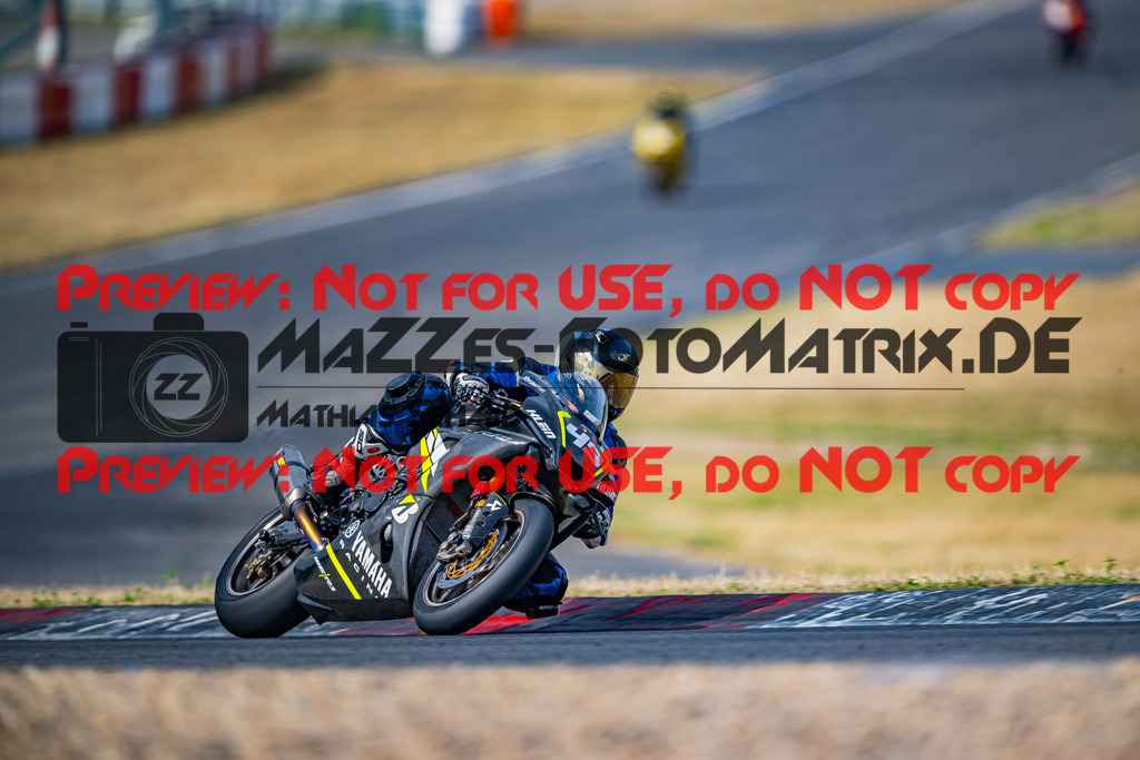 MaZZes_FotoMatrix_230719_8569 | ROT