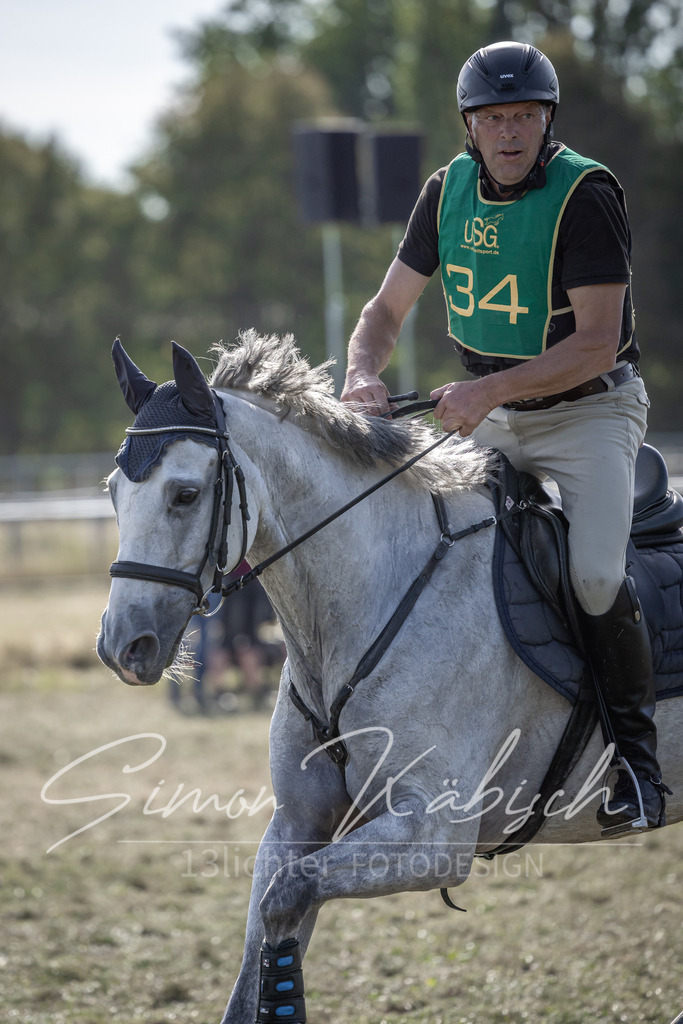 20250907-_3LI3571 | Tierfotografie Pferde, Hunde, Katzen, Haustiere.
Turnierfotografie Reitturniere, Reiten, Springreiten, Dressur in Hanau, dem Main-Kinzig-Kreis und dem Rhein-Main- Gebiet um Frankfurt