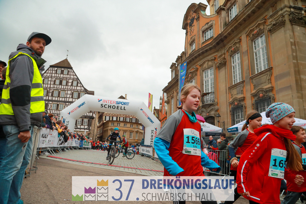 Stadtwerke Jugendlauf 1700m | 3 Koenigslauf 2023 - Realisiert mit Pictrs.com