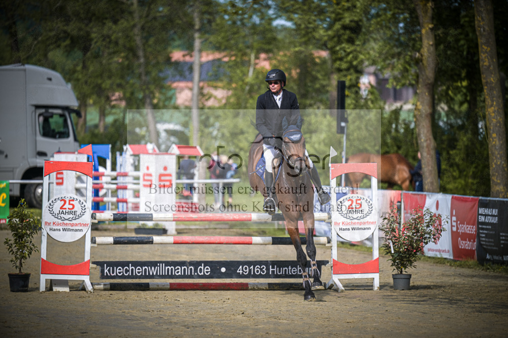 DOS_6011 | Entdecke hochwertige Reitturnierfotos von Foto Oger. Professionell, emotional und authentisch – jetzt Lieblingsmomente im Shop bestellen.Deutschlandweite Turnierfotografie. - Realisiert mit Pictrs.com
