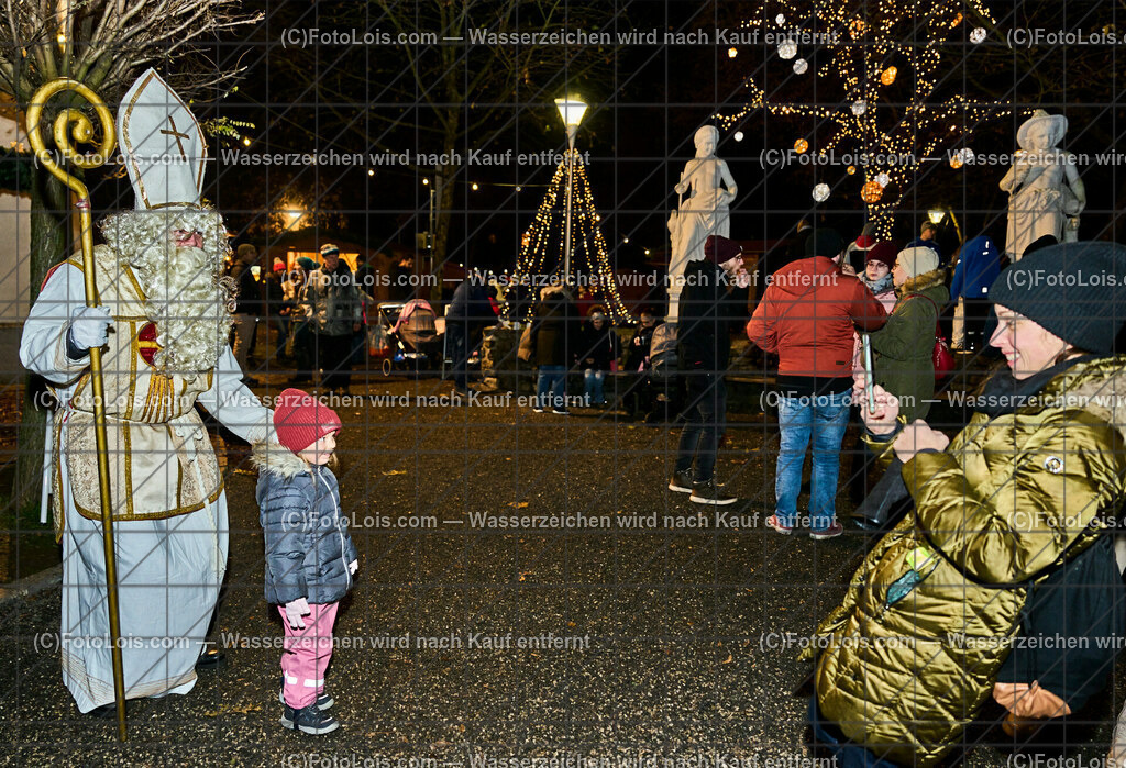 ALP7679_Wieselburger Advent_Nikolaus | (C)FotoLois.com, Alois Spandl, Wieselburger Advent im Schlosspark, Besuch durch den Hl. Nikolaus und seinen Krampussen, Sa 3. Dezember 2022.
