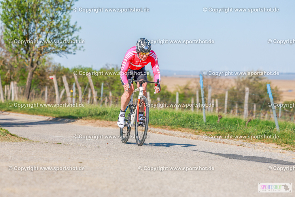 629_AR6_8211 | Neusiedlersee Radmarathon 2026@sportshot_your_pictrs #yourpictures#roadtowm2029 #nrm #neusiedlerseeradmarathon #neusiedlersee #neusiedlerseetourismus #burgenland #mörbisch #nrm26 #burgenlandtourismus #voglundco #poweredbyburgenlandtourismus #radsport #rad #marathon #ucigranfondo #visitburgenland #ucigranfondoworldseries