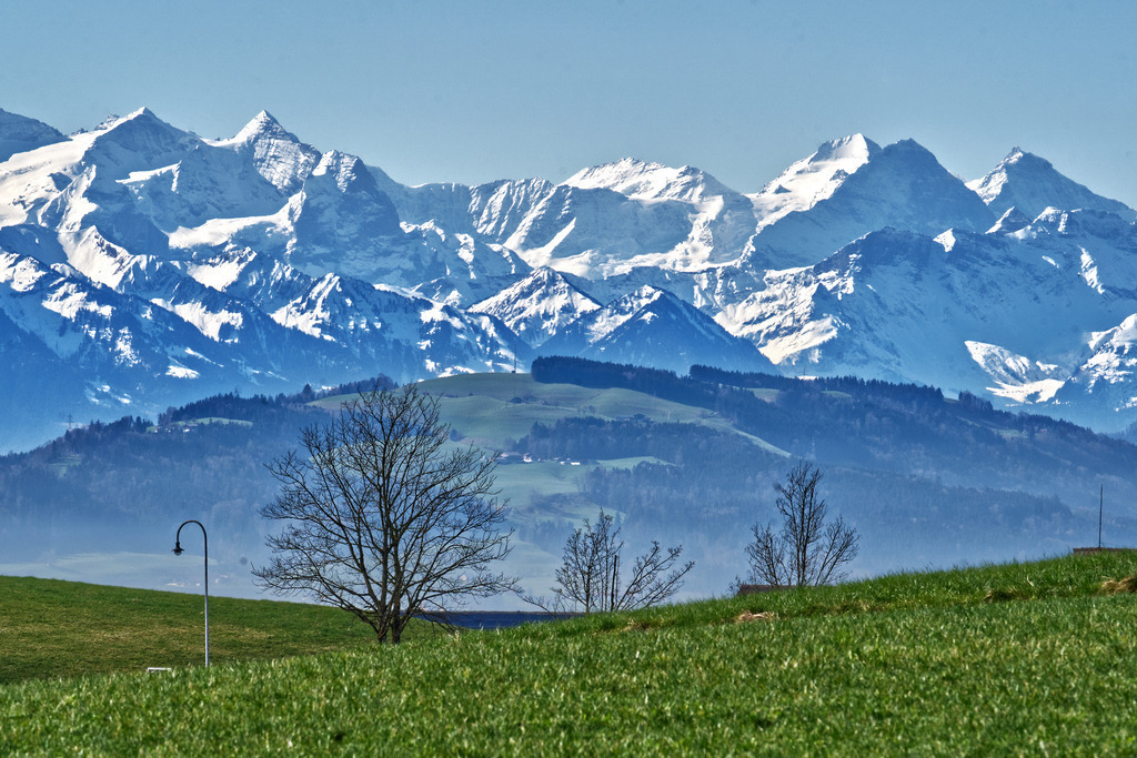 Berner Alpen | In diesem Shop werden vorwiegend künstlerisch hochstehende Aufnahmen aus dem Bereich der Naturfotografie zum Verkauf angeboten. - In this store mainly artistic high quality shots from the field of nature photography are offered for sale. - Realisiert mit Pictrs.com