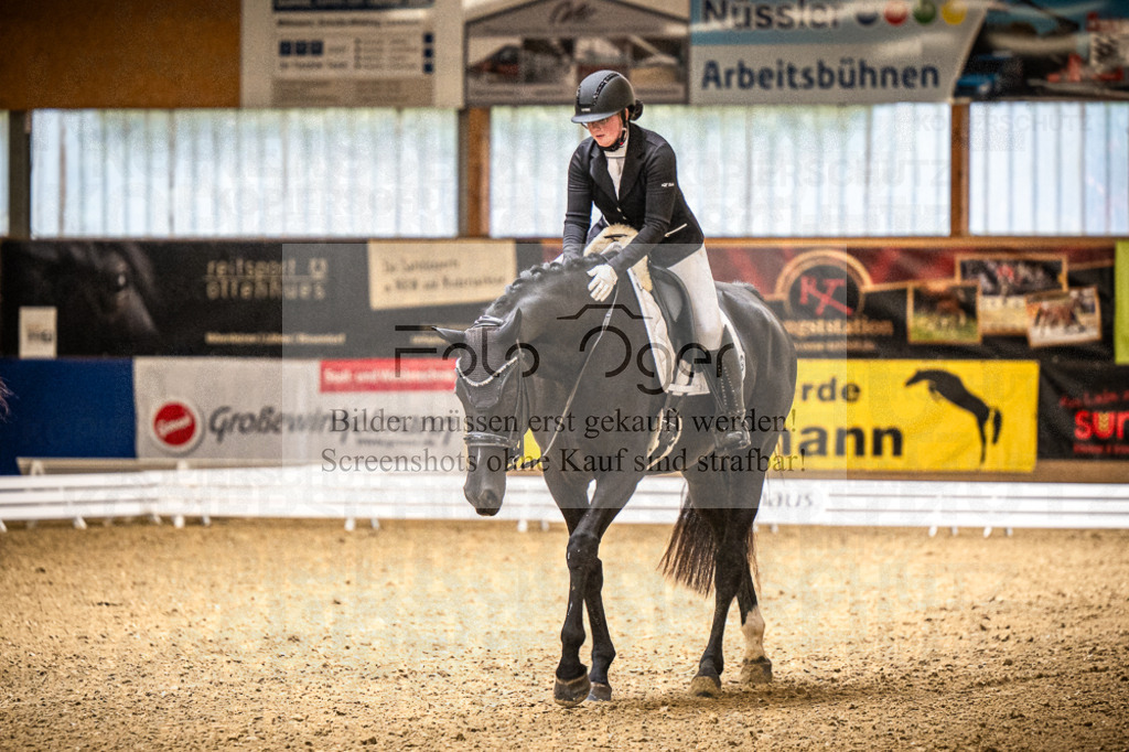 DOS_2548 | Entdecke hochwertige Reitturnierfotos von Foto Oger. Professionell, emotional und authentisch – jetzt Lieblingsmomente im Shop bestellen.Deutschlandweite Turnierfotografie. - Realisiert mit Pictrs.com
