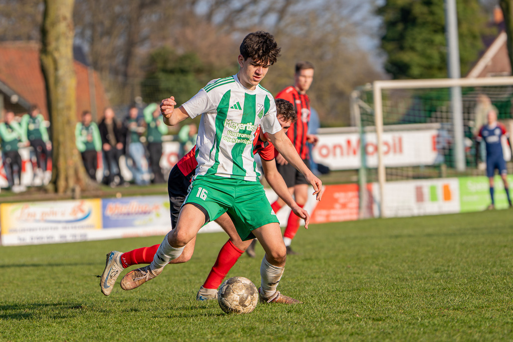 Fußball I Herren I Saison 2025-2026 I Bezirksliga Weser-Ems 4 I 24. Spieltag I TuS Lutten - TuS Frisia Goldenstedt I 13916 | jns.sportfotos - Realisiert mit Pictrs.com
