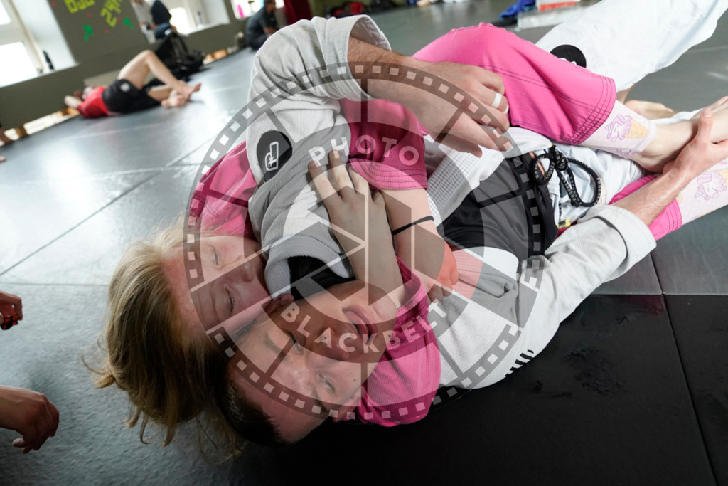 20240413PBB6148 | Fighters compete during the Grapplethon 24hours of rolling for a reason in Hamburg, Germany, on April 13, 2024.