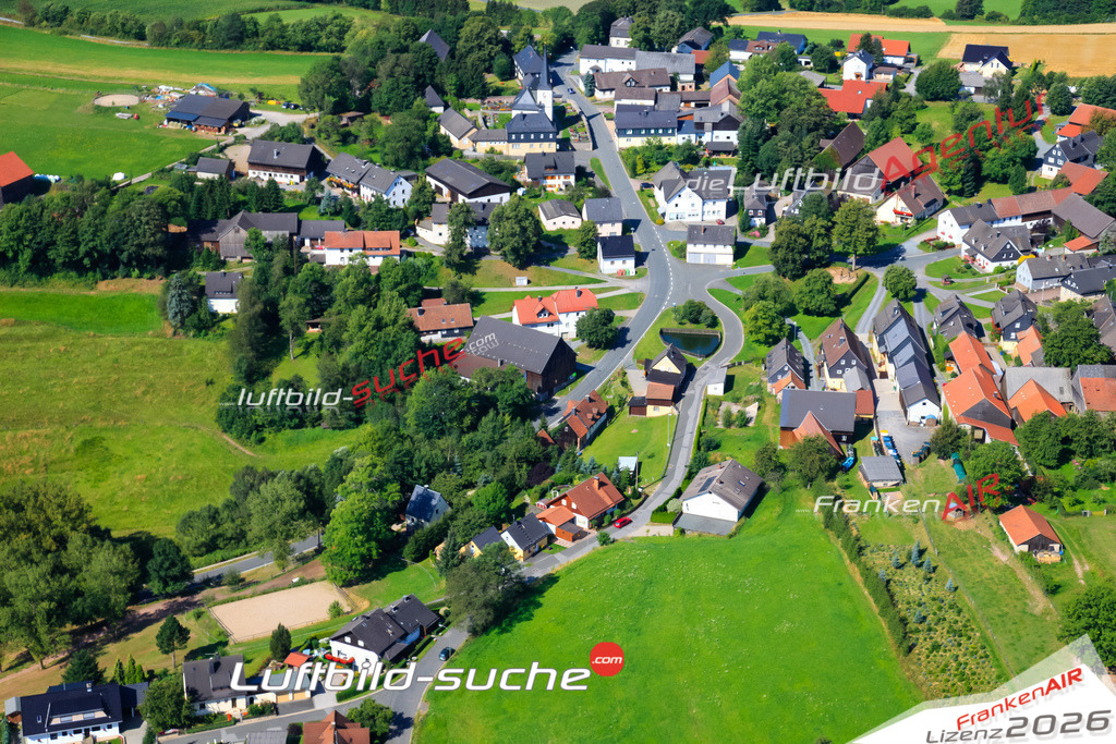 Die Luftaufnahme Posseck - Pressig wurde vom UL-Flugzeug (keine Drohne) aus fotografiert.Hohe Druck- Auflösung-die Geschenkidee!